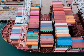 Desde tomógrafos a tractores, los bienes importados copan el país