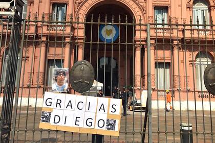 El Gobierno le ofreció a la familia de Diego Maradona velarlo en la Casa Rosada