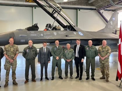 El Gobierno oficializó la compra de los aviones de combate F-16 a Dinamarca