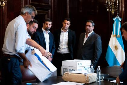 El Gobierno realizó la apertura de sobres para el desarrollo del Complejo Terminal de Cargas