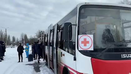 El gobierno ucraniano dice que comenzó la primera etapa de evacuación de Sumy