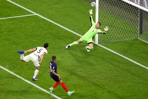 Francia ganó y es el gran candidato en la Eurocopa, pero el gol fue un blooper alemán