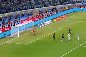 El gol N° 100 de Messi, ante Curazao