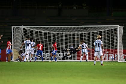 El golazo de Florencia Bonsegundo, de tiro libre, le abrió a la selección argentina las puertas del Mundial Australia-Nueva Zelanda 2023.