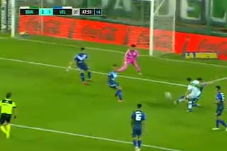 Un golazo de Dátolo, el mejor homenaje a Diego en el debut de Dabove en Banfield: 2-1 a Vélez