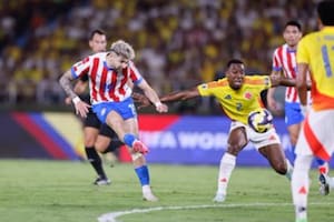 El golazo de Julio Enciso sentenció el 2-2 de Paraguay en su visita a la Colombia de Néstor Lorenzo, por la fecha 14 de las eliminatorias sudamericanas.