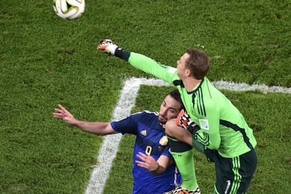 El golpe de Neuer a Higuaín