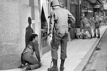 El golpe militar se caracterizó por la brutal represión ilegal ejercida desde el Estado