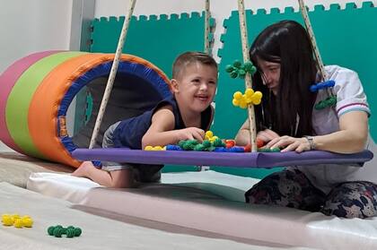 El gran cambio, sobre todo, cuenta Florencia, fue que con esta doctora tuvieron un trato diferente, siempre con amor, bajándoles los términos médicos a un lenguaje mucho más cercano y menos técnico, siempre buscando la mejor opción para Bastian y transmitiéndoles confianza por encima de todo.