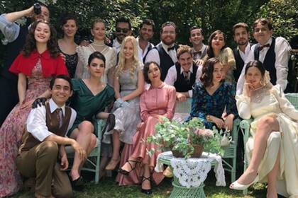 El gran elenco de Argentina, tierra de amor y venganza, tras la escena de la boda de Bruno y Lucía
