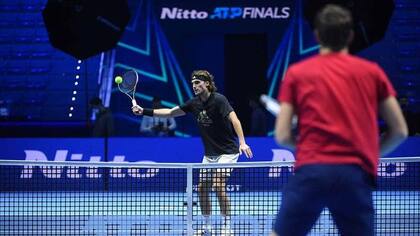 El griego Stefanos Tsitsipas ya se entrena en Turín, escenario del Masters