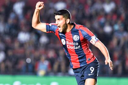 El grito de Blandi, autor del gol del 1-0 para San Lorenzo.