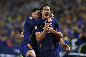 Boca le ganó a Godoy Cruz, se clasificó para los cuartos de final de la Copa de la Liga y sus hinchas empezaron a jugar el superclásico desde las tribunas 