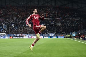 Un gol de tiro libre con una "bola lisa" y brillo en Liverpool: una estrella que no irá al Mundial