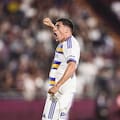 Boca goleó a Lanús: un doblete de Merentiel, la clase de Paredes y el primer grito de Ascacibar en el club