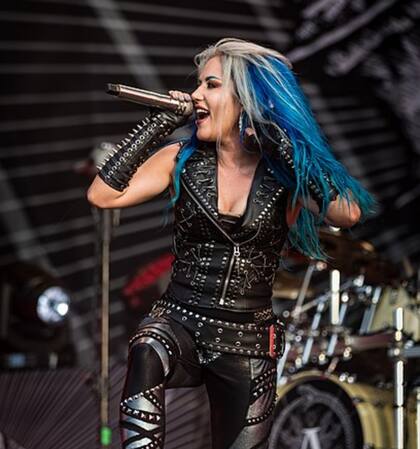 El grito de quien habla o canta sería más peligroso en la transmisión de Covid-19 que el susurro.