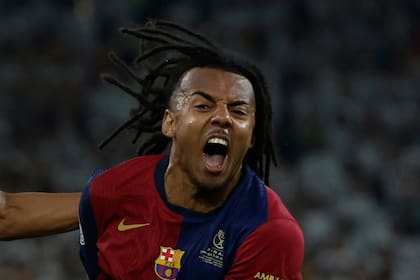 El grito desaforado de Koundé tras convertir el gol del 3-2