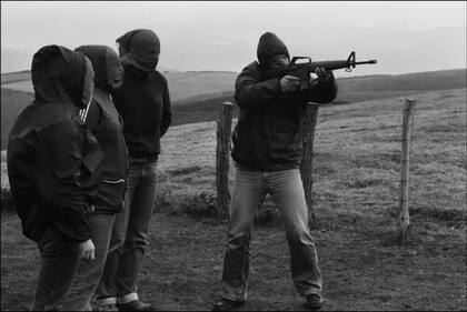 El grupo armado ETA inició una campaña de ataques para forzar el cierre de la central de Lemóniz