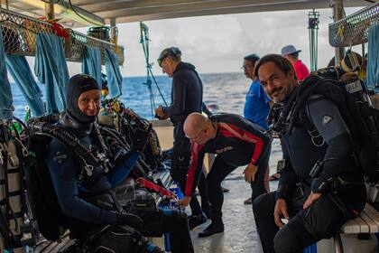El grupo de buzos que hicieron la expedición en el atolón Bikini eran ocho, y el líder era un islandés