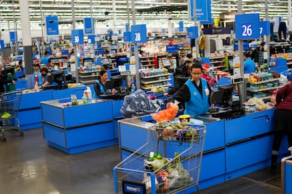 El grupo De Narváez compró Walmart en noviembre de 2020 por US$44 millones