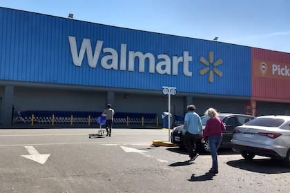 El grupo De Narváez compró Walmart en noviembre de 2020 por US$44 millones