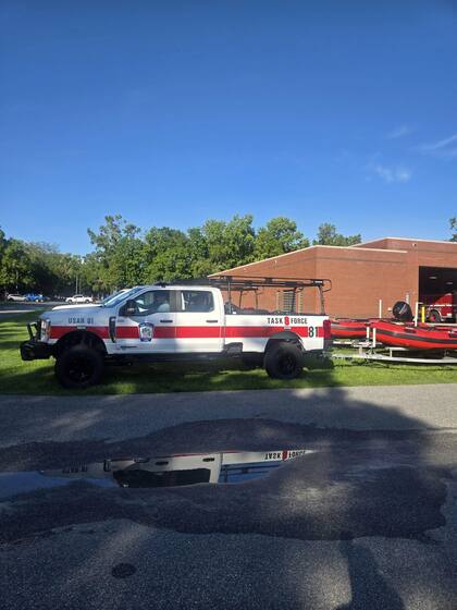 El Grupo de Trabajo 4 de Florida se ha activado con el Task Force 8 como dos equipos de rescate en aguas rápidas