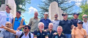 Veteranos de Malvinas argentinos e ingleses se unen en una gesta inédita a la cima del Aconcagua