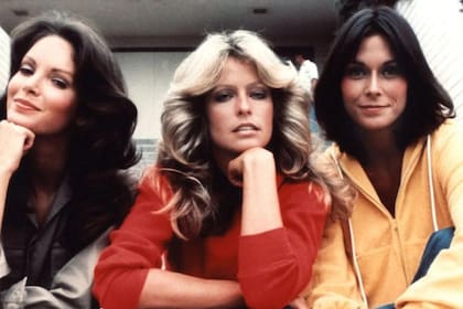 El grupo original de Los Ángeles de Charlie: Jaclyn Smith, Kate Jackson y Farrah Fawcett