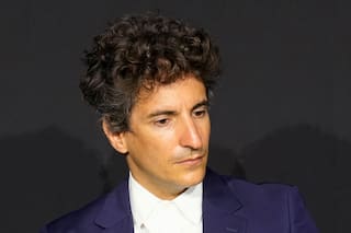 El grupo Prada anuncia la compra de su rival Versace por casi US$1.400 millones de dólares