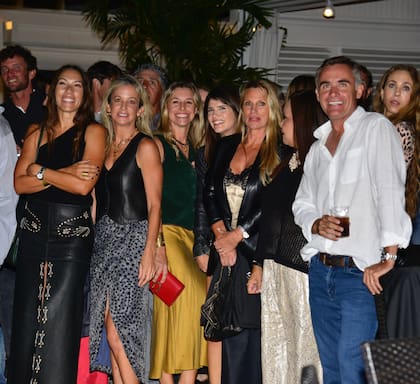 El grupo "soporte, como lo definió María, incluyó a Delfina Cavanagh, Gi Hornus, Mili Vicente y Robert Zedda.