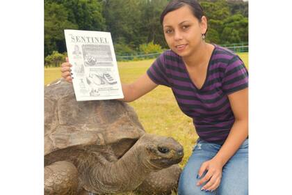 El animal vivo conocido más antiguo del mundo. A sus 187 años, Jonathan, la tortuga se ha convertido en el animal más viejo sobre la tierra. Ha vivido dos guerras mundiales, la Revolución Rusa, la coronación de siete monarcas británicos y el ascenso de 39 presidentes en EE.UU.