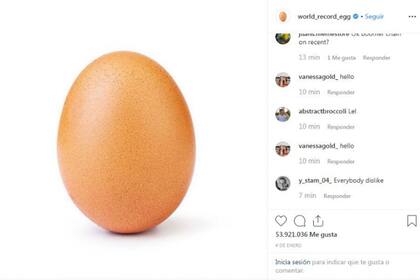 La cuenta de Instagram @world_record_egg publicó esta sencilla imagen de un huevo e invitó a todos los usuarios de esta red a batir el récord de la foto con más likes: consiguió más de 30.5 millones de likes en una semana