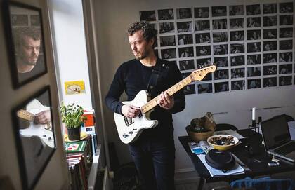 El guitarrista danés Jakob Bro, un jazzero influido por Radiohead, representa el auge del género en Europa