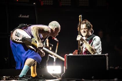 El guitarrista John Frusciante y el bajista Flea