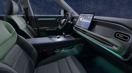 El habitáculo es moderno, con mucha tecnología y terminaciones de buena calidad