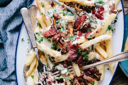 El hábito de cenar muy tarde podría ocasiones problemas de salud