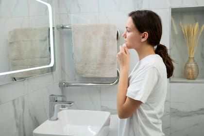 El hábito "oil pulling" se recomienda como parte de la rutina matinal.