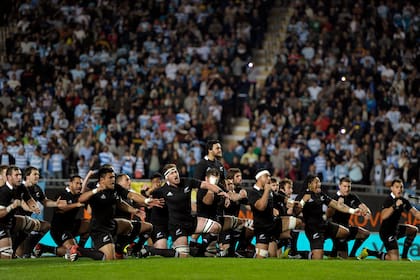 El Haka, el ritual All Black que algunas veces fue encabezado por Carl Hayman