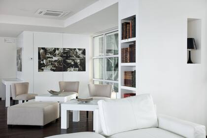 El hall de la biblioteca.