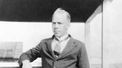 El hallazgo de Dart sería descrito en periódicos de todo el mundo y él se haría famoso de la noche a la mañana, pero no de una manera amable.