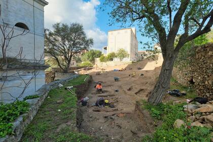 El hallazgo se produjo en dos excavaciones de 600 metros cuadrados cada una ubicadas en el centro de la ciudad de Ile-Rousse, en el oeste de Córcega