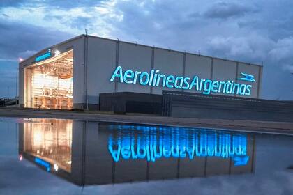 Aerolíneas Argentinas apuesta a generar un ahorro inicial de US$100 con el nuevo plan