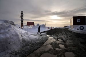 Un científico chileno fue condenado por violar a una colega francesa en la Antártida