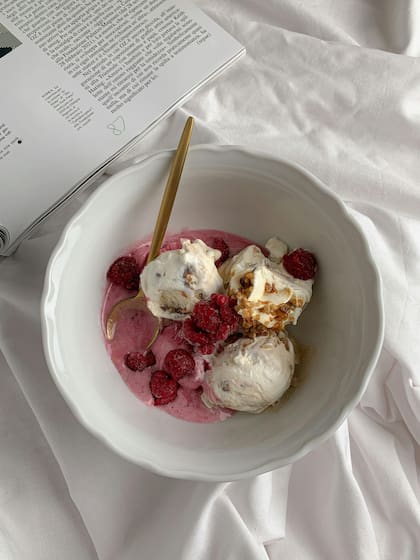 El helado casero natural y sin azúcar es una opción saludable para que degustes este postre a acualquier hora