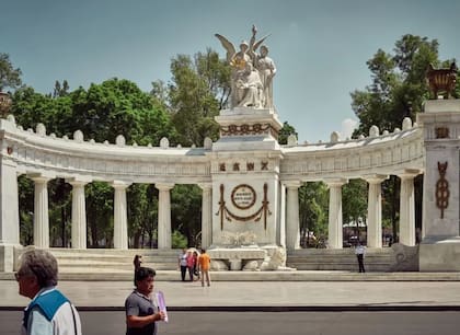 El Hemiciclo a Juárez es uno de los monumentos más importantes de Ciudad de México