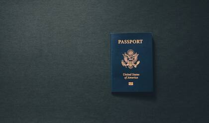 El HHS le pasa información al Departamento de Estado sobre a qué personas se les debe revocar el pasaporte