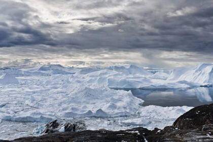 El hielo en estas latitudes puede ser azul o blanco o puro como el diamante