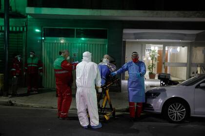 El hijo de Amalia vio la evacuación del geriátrico donde estaba su madre por televisión