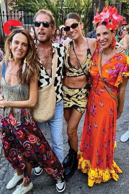 El hijo de Carolina de Mónaco y Tatiana Santo Domingo posan con las hermanas Brandolini, Coco y Bianca.