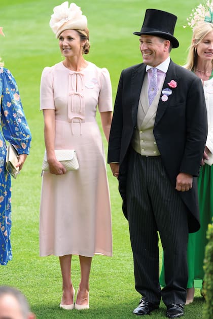 El hijo de la princesa Ana, Peter Phillips, presentó a su nueva novia, Harriet Sperling. 
